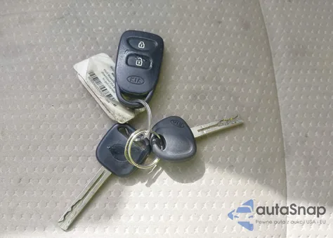 2011 Kia Sorento Lx from USA, damaged, VIN 5XYKTDA26BG165875